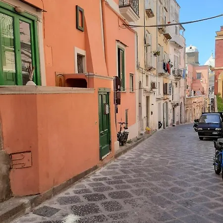 Civico 31 - Historic Centre Apartment Procida
